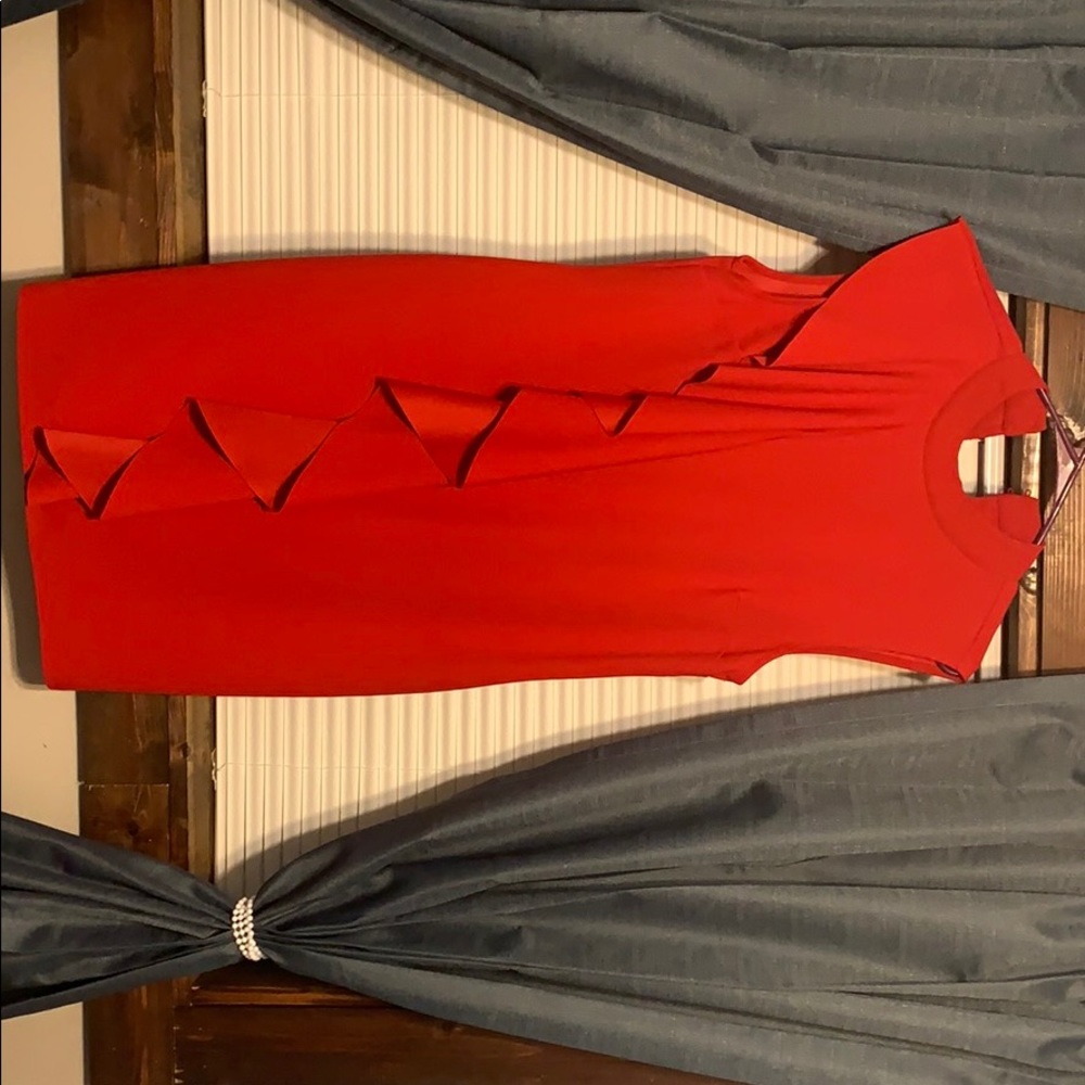 Beautiful red below the knee dress size large
